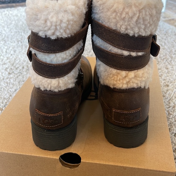 UGG Blayne Boot III size 7.5 Womens boots - Picture 8 of 9